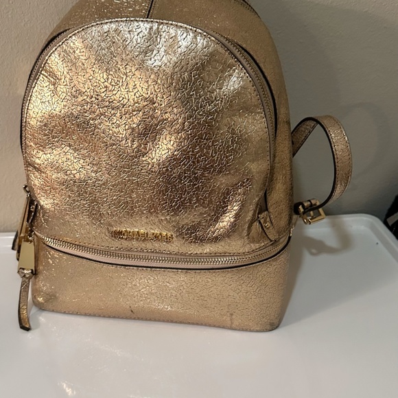 Rose Gold Fur Medium Back Pack - Picture 2 of 5